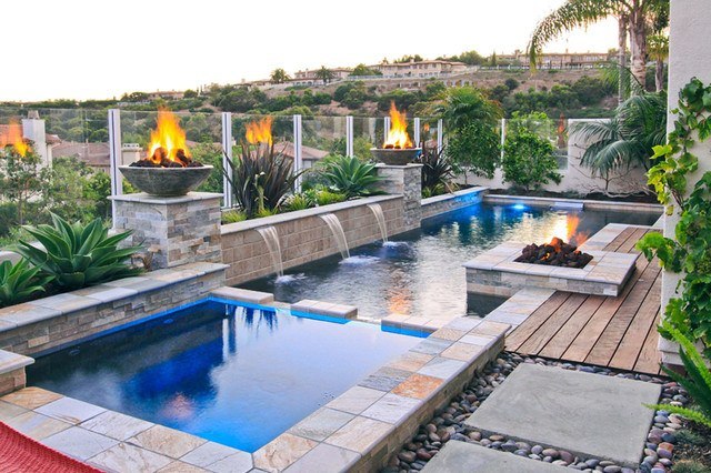 20 Amazing Backyard Pool Designs