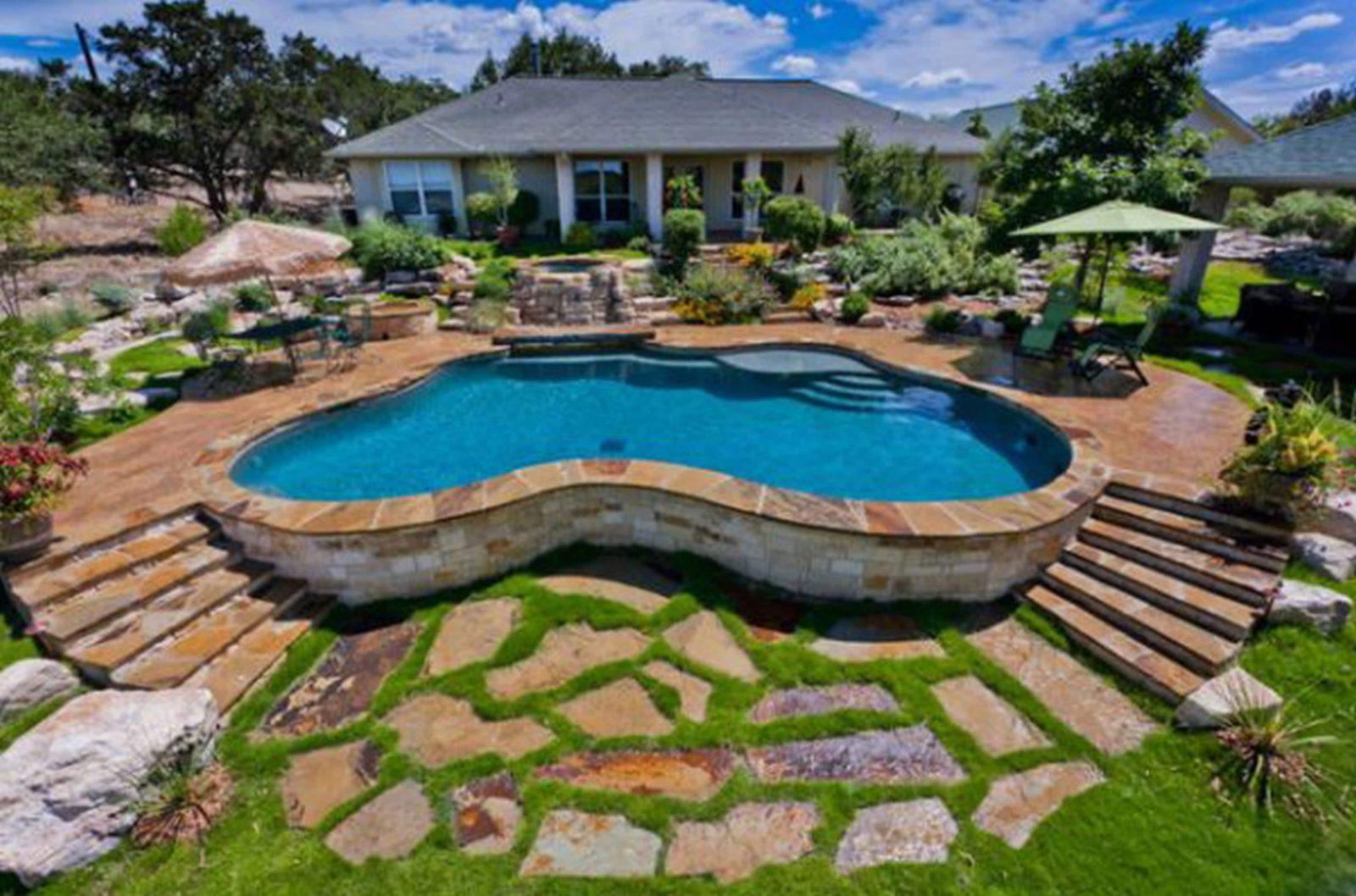 20 Amazing Backyard Pool Designs
